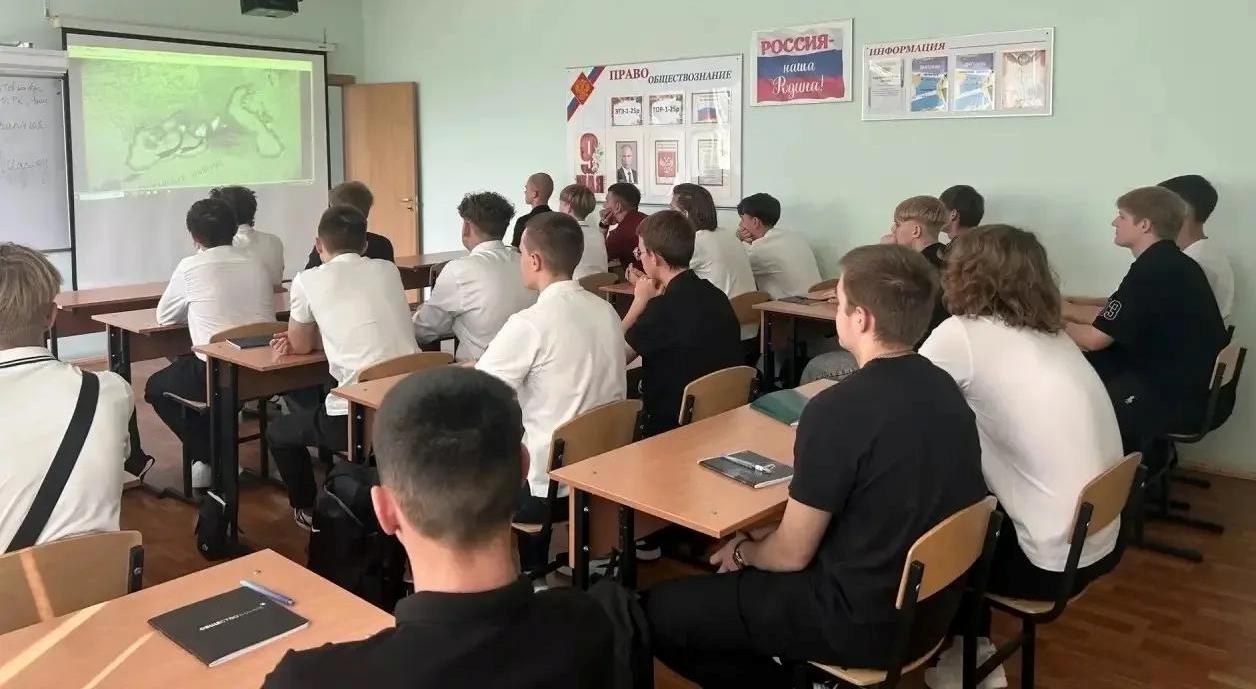 «Разговоры о важном» — связь поколений через историю великих дел
